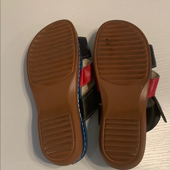 Women’s Sandals - Picture 4 of 5